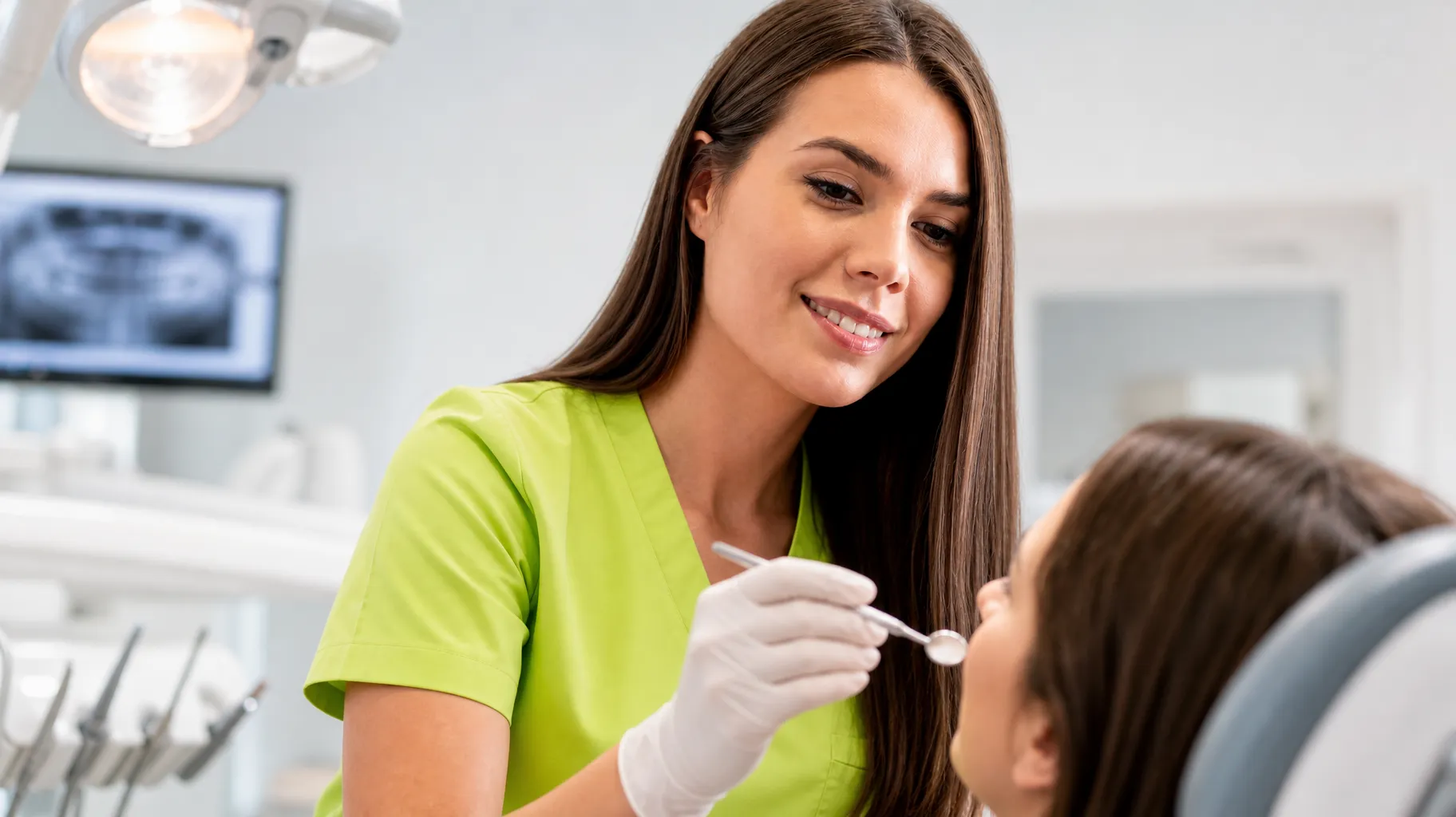 Procedimiento dental profesional realizado por la Dra. Alondra Robles